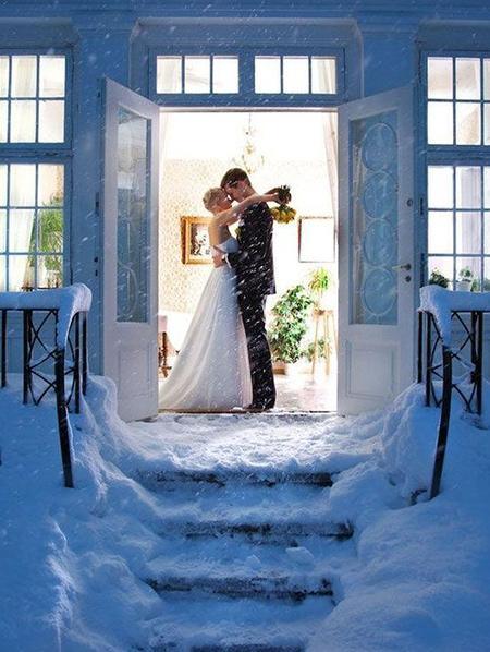 10 Festive and Whimsical Wedding Ideas for Winter Brides | Clear Wedding Invites