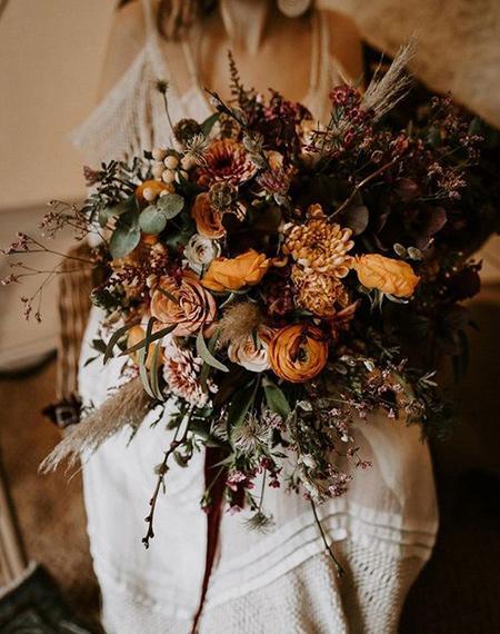 10 Rust Earthy Tone Fall Wedding Ideas Incl. Bridal Bouquets and Decors | Clear Wedding Invites