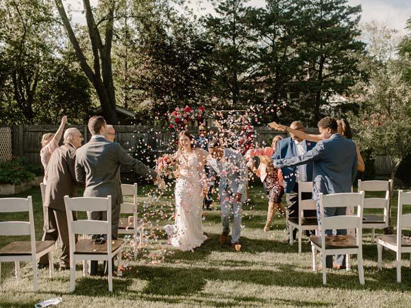 10 Ultimate Wedding Décor Checklist for a Backyard Wedding | Clear Wedding Invites