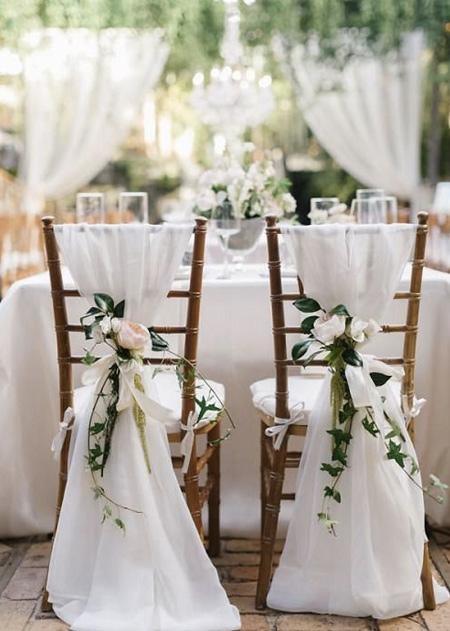12 Creative DIY Ways to Decorate Your Wedding Chair | Clear Wedding Invites