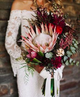 15 Perfect Fall Wedding Bouquet Ideas For Brides | Clear Wedding Invites