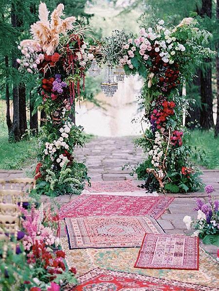 20 Eye-popping Wedding Altars For 2022 Weddings | Clear Wedding Invites
