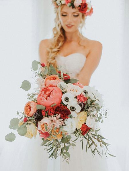 30 Eye-popping Wedding Bouquets Ideas For 2021 Spring Bride | Clear Wedding Invites