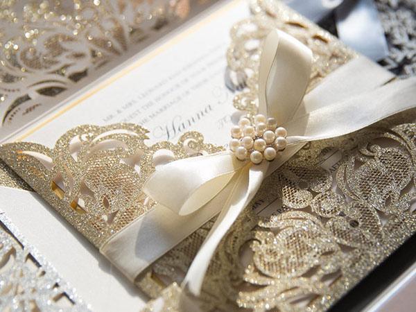 5 Fall Winter Wedding Colors with Glitter Accents for 2022 Brides | Clear Wedding Invites