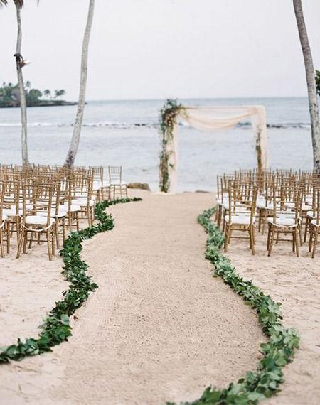 6 Popular and Budget-friendly Wedding Aisle Runner Decoration Ideas | Clear Wedding Invites