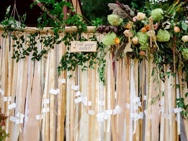 7 Chic Rustic Fall Wedding Ideas That Are So Gorgeous | Clear Wedding Invites