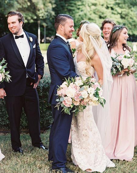 7 Gorgeous Ideas for Elegant Navy and Pink Wedding | Clear Wedding Invites