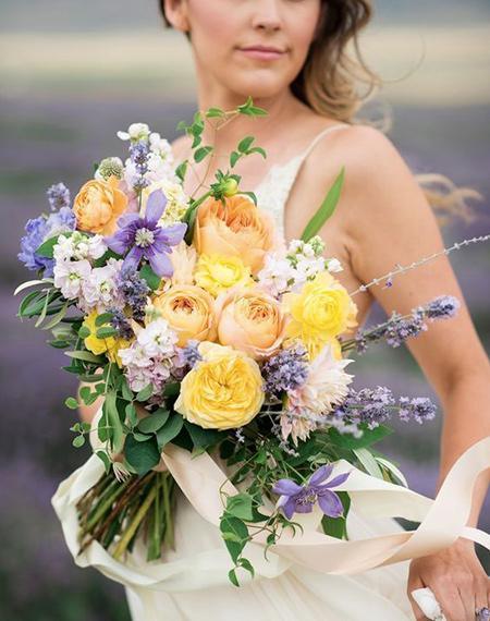 7 Summer Yellow Wedding Color Combos Ideas to Love | Clear Wedding Invites