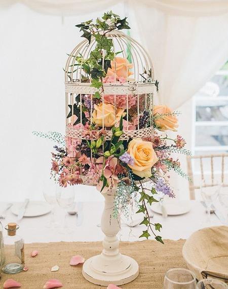 7 Vintage Wedding Centerpieces Ideas for 2022 Couples | Clear Wedding Invites