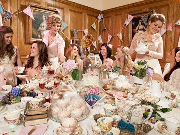 8 Super Fun Bridal Shower Party Themes & Decoration | Clear Wedding Invites
