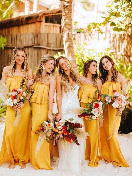 8 Trendy and Chic Golden Color Palette for Your Wedding Inspiration | Clear Wedding Invites