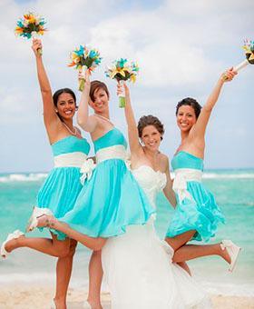 Beach Sunflower Wedding Ideas That are Bold, Fun and Cool | Clear Wedding Invites