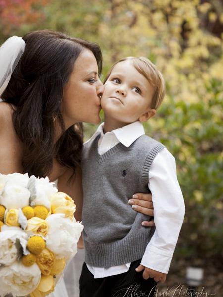 Creative and Lovely Wedding Ideas with Bride and Ring Bearer | Clear Wedding Invites