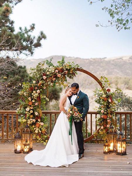 Rustic Country Fall Wedding Ideas without Pumpkins | Clear Wedding Invites