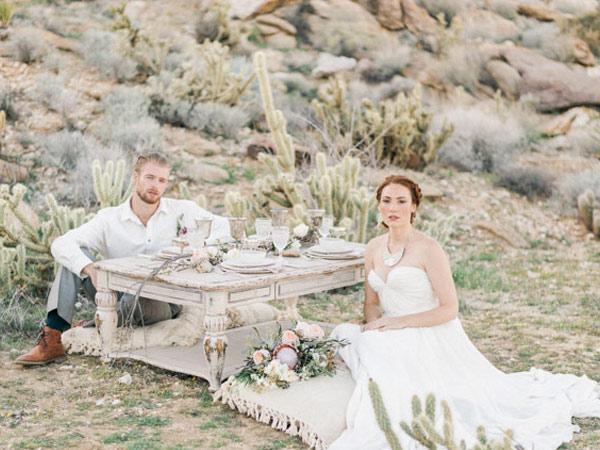 Simple but Chic Minimalist Wedding Color Ideas for 2022 Couples | Clear Wedding Invites