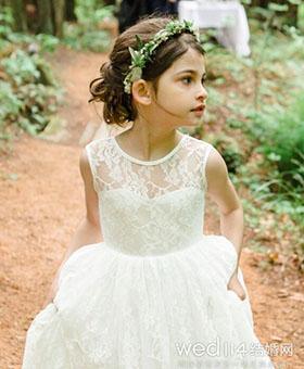 Top 3 Lovely Flower Girl Ideas For Your Big Day | Clear Wedding Invites