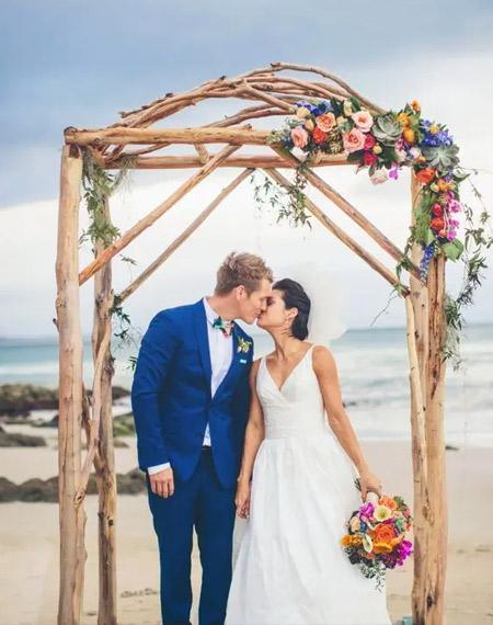 Ultimate Beach and Coastal Wedding Arch Ideas for 2022 | Clear Wedding Invites